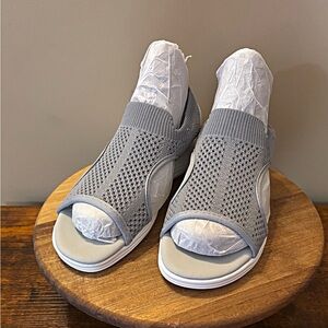 Gray Women's Open-Toe Knit Sandals